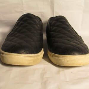 Steve Madden Black Quilted Sneakers